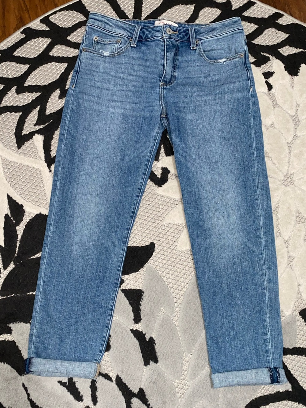 Lucky Brand Jeans Womens 6
Blue Sienna Slim Boyfriend
Medium Wash Distressed 28